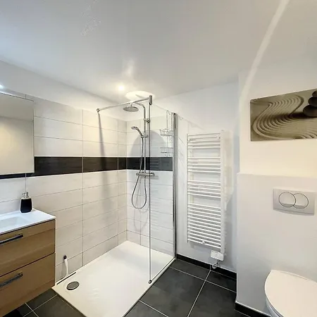 Charmant T2 Neuf Avec Piscine Et Terrasse A 10min Du Centre - Fr-1-719-13 *