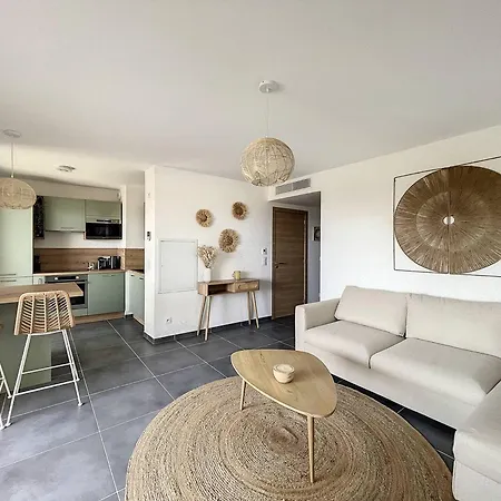 Charmant T2 Neuf Avec Piscine Et Terrasse A 10min Du Centre - Fr-1-719-13 * カルヴィ