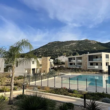Charmant T2 Neuf Avec Piscine Et Terrasse A 10min Du Centre - Fr-1-719-13 *